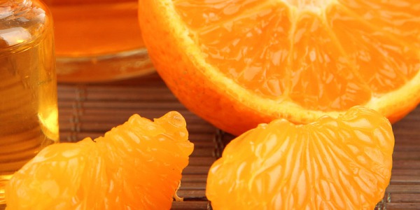 Tak wszechstronny, a niedoceniany - poznaj olejek pomarańczowy